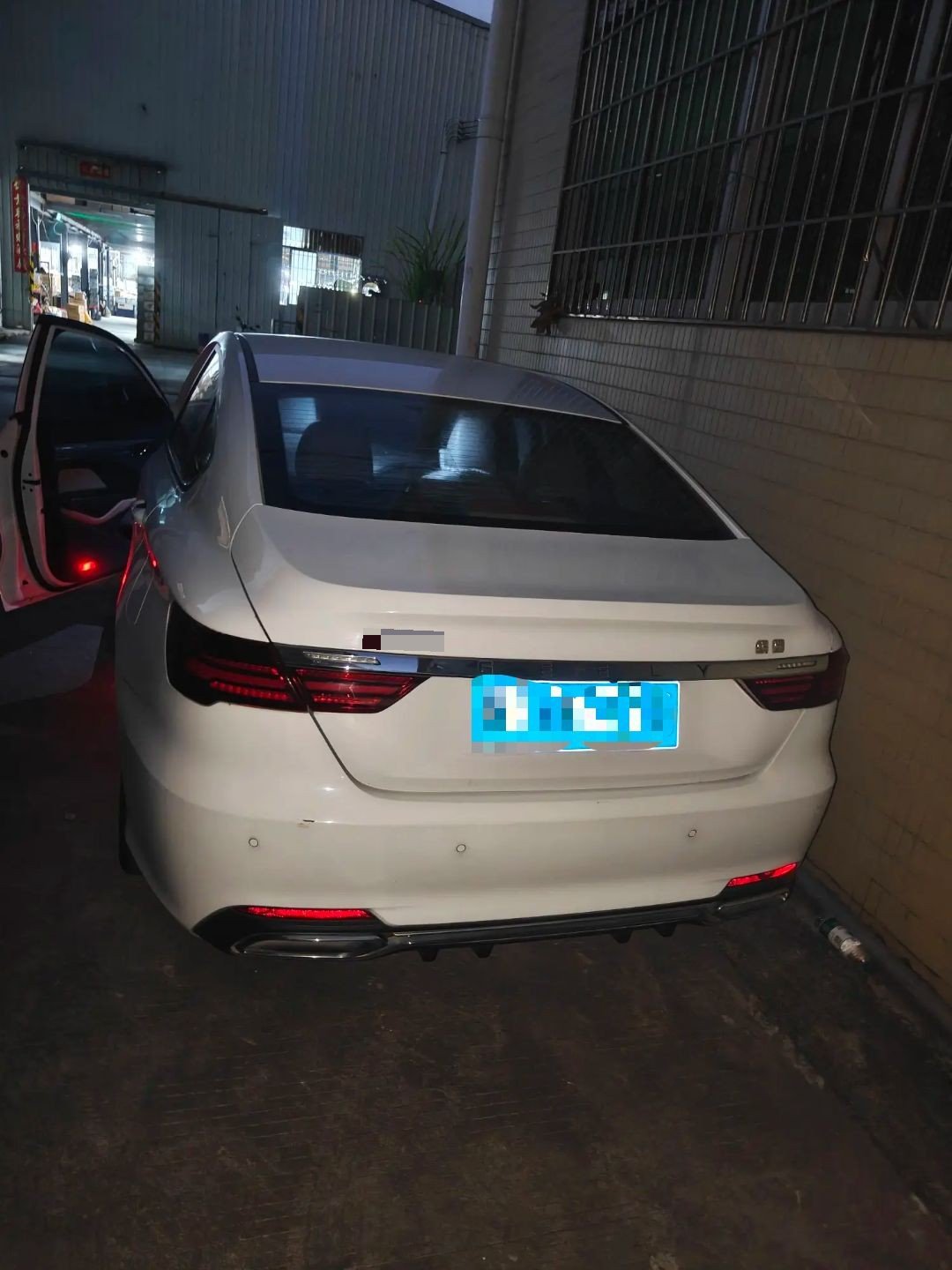GEELY Binray 2018 car image #5