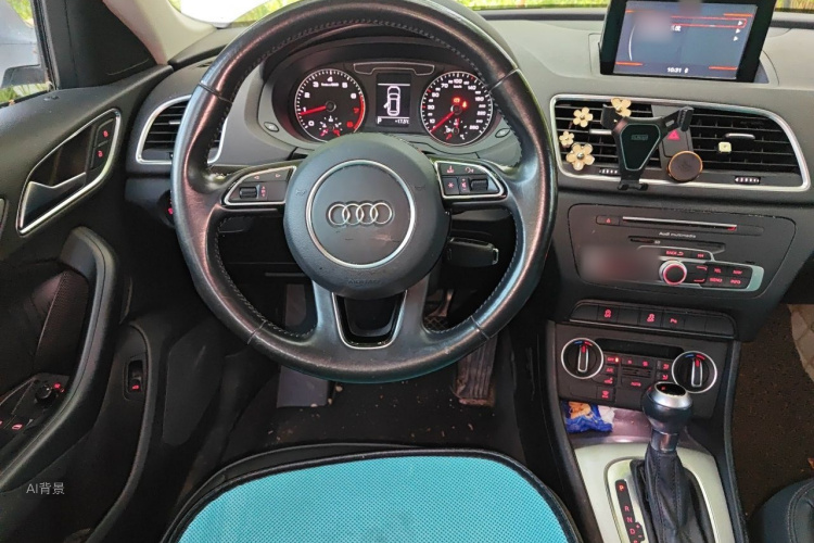 Audi Q3 2016 car image #12