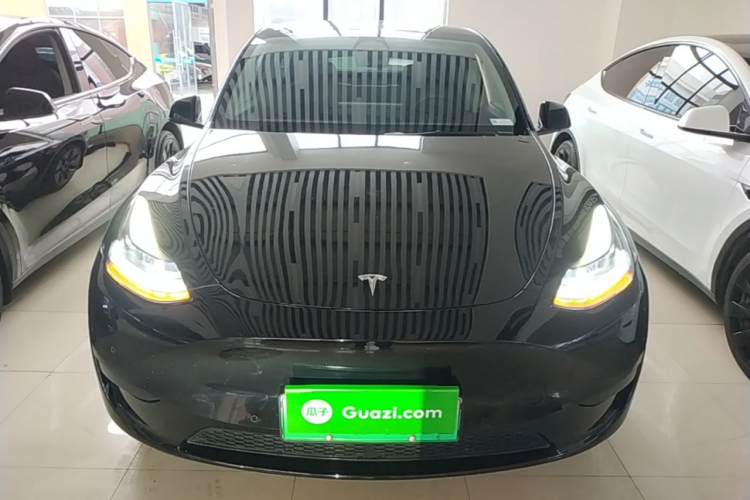 Tesla Model Y 2024 #3 Tesla Model Y 2024 car image #3