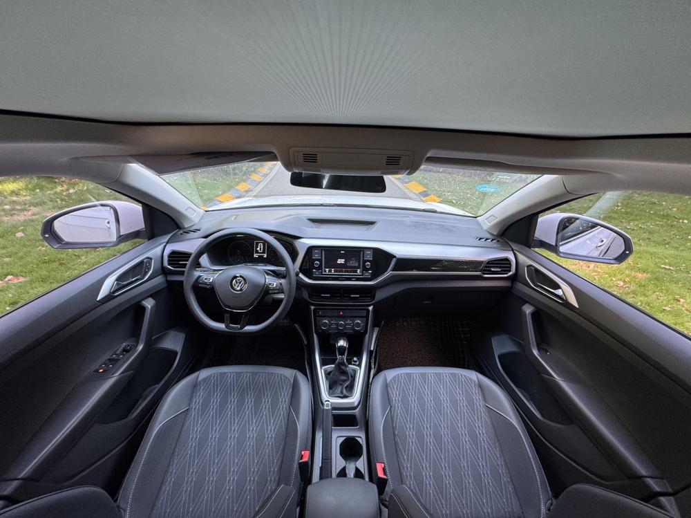 Volkswagen T-Cross 2019 car image #10