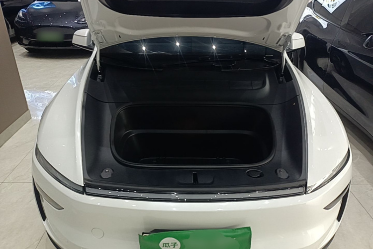 Tesla Model Y 2025 #20 Tesla Model Y 2025 car image #20