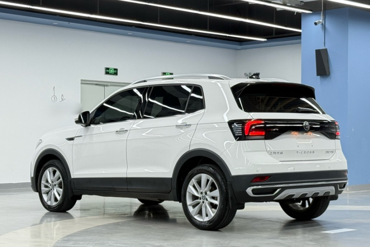 Volkswagen T-Cross 2022 imagen de coche #6