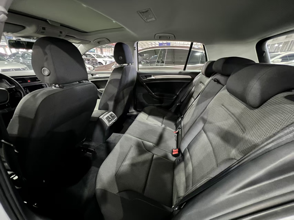 Volkswagen Golf 2016 car image #5