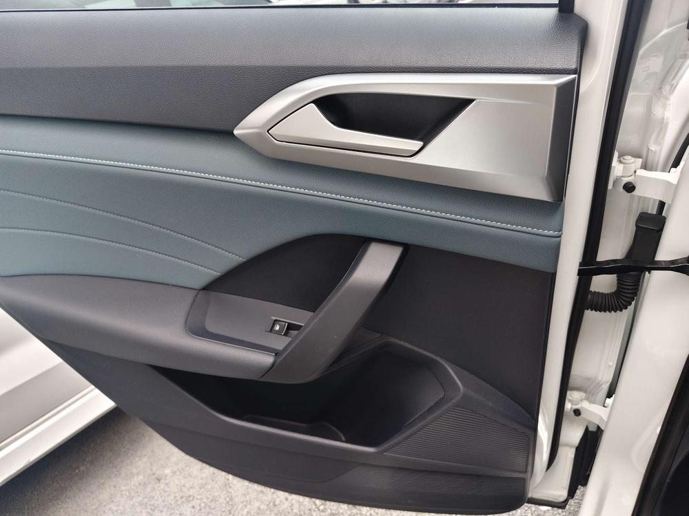Volkswagen Tharu 2024 car image #18