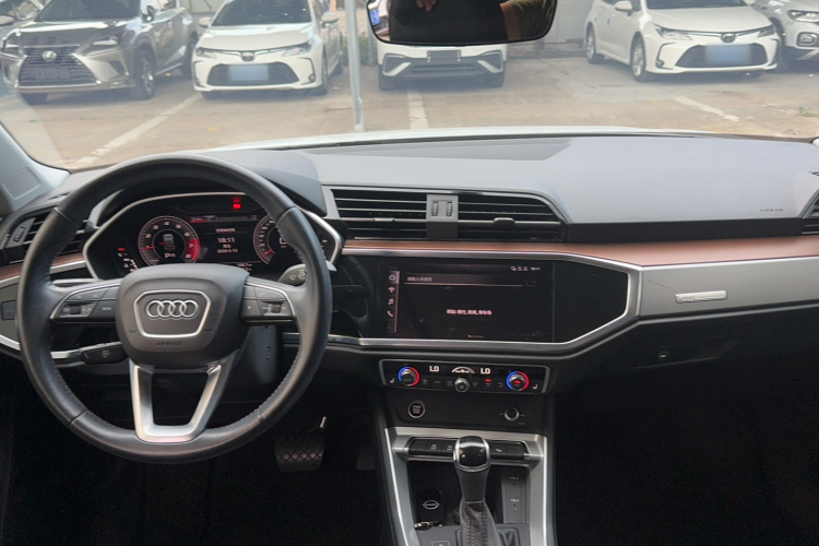 Audi Q3 2022 #11 Audi Q3 2022 car image #11