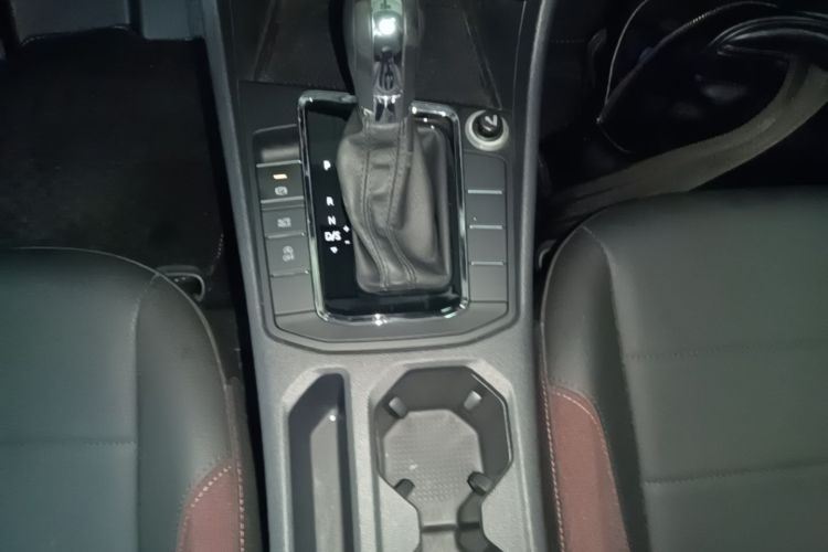 Volkswagen Bora 2021 car image #14