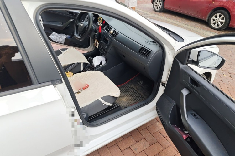 Volkswagen Santana 2018 car image #27