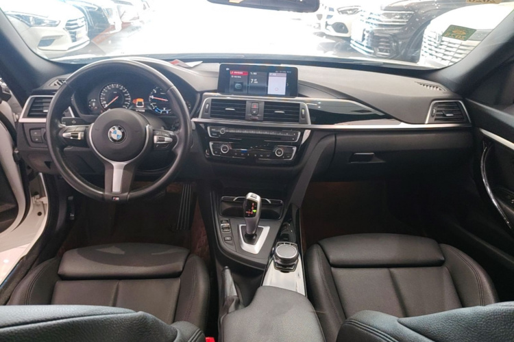 BMW 3 Series GT 2019 #10 BMW 3 Series GT 2019 car image #10