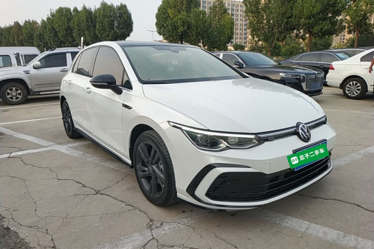 Volkswagen Golf 2022 car image #4