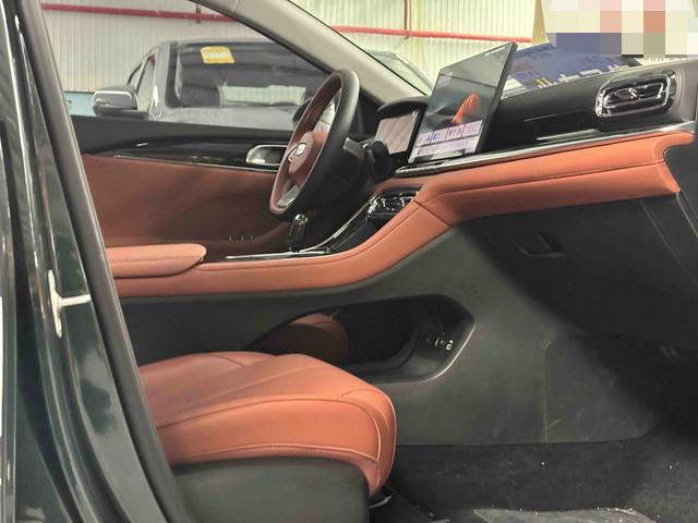 GEELY Emgrand 2025 car image #12