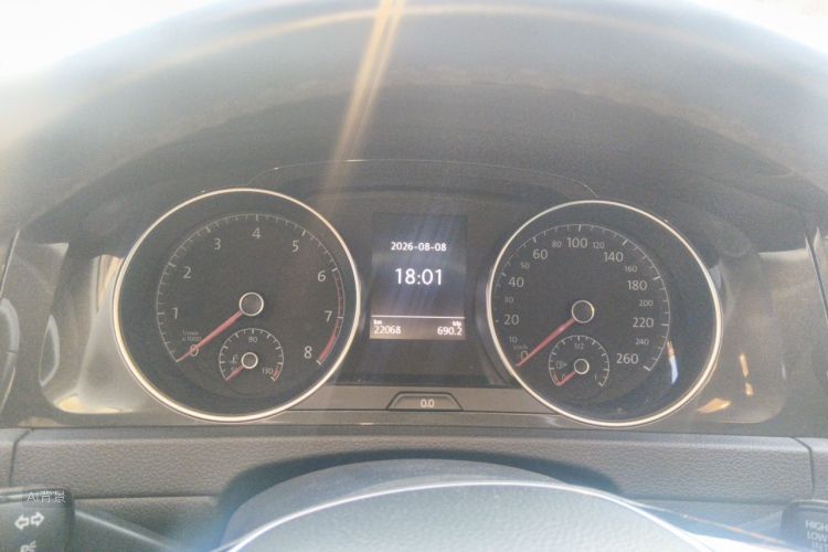 Volkswagen Golf 2020 car image #13