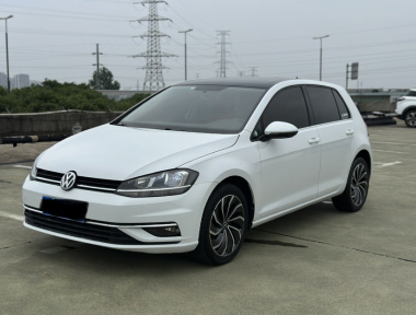 Volkswagen Golf 2020 car image 