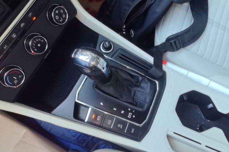 Volkswagen Lavida 2019 #14 Volkswagen Lavida 2019 car image #14