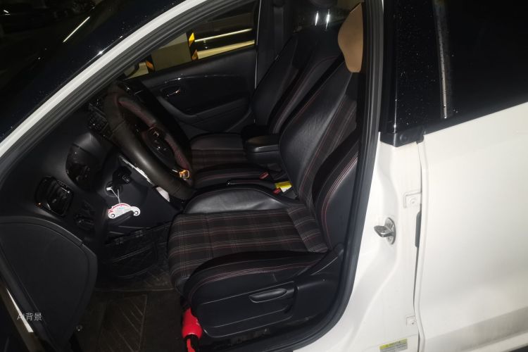 Volkswagen Polo 2019 car image #17