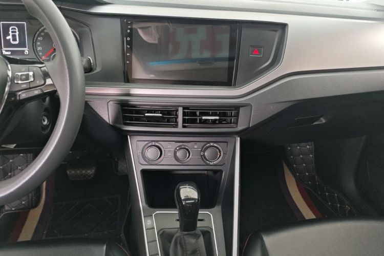 Volkswagen Polo 2020 car image #13