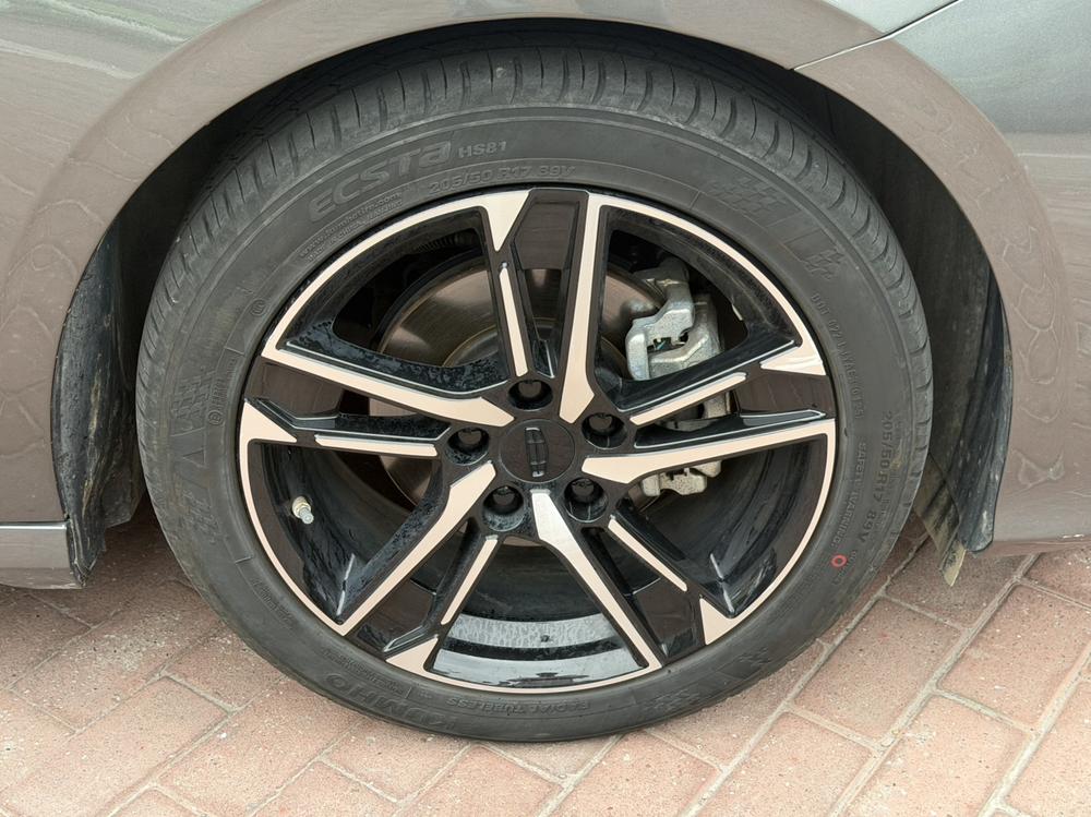 GEELY Binray 2024 car image #9