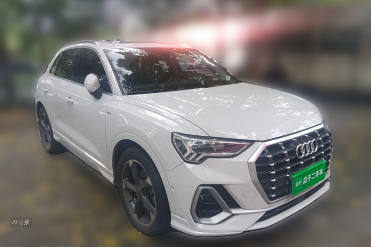 Audi Q3 2022 car image #4