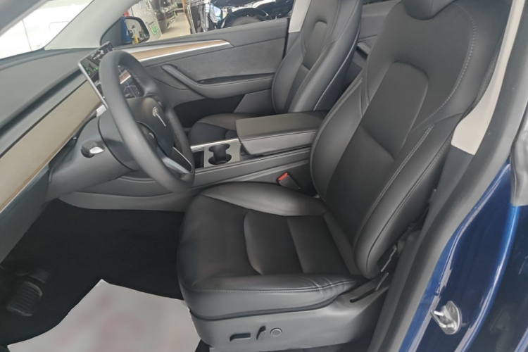 Tesla Model Y 2021 #19 Tesla Model Y 2021 car image #19