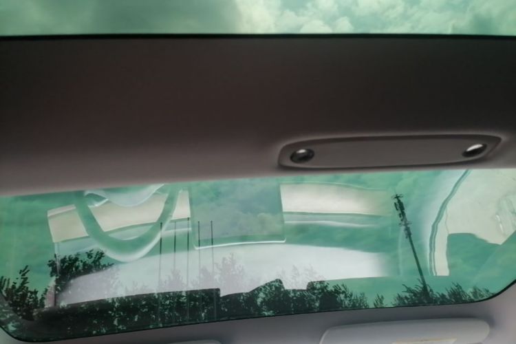 Tesla Model 3 2020 car image #18