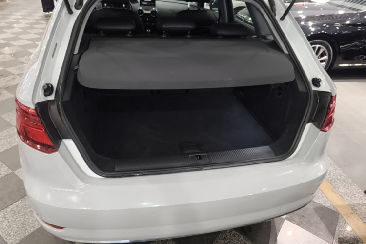 Audi A3 2019 car image #21