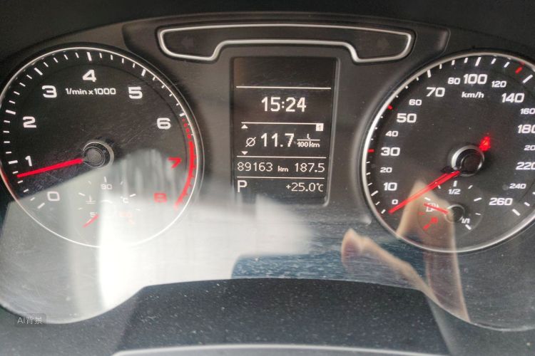 Audi Q3 2014 immagine di auto #14