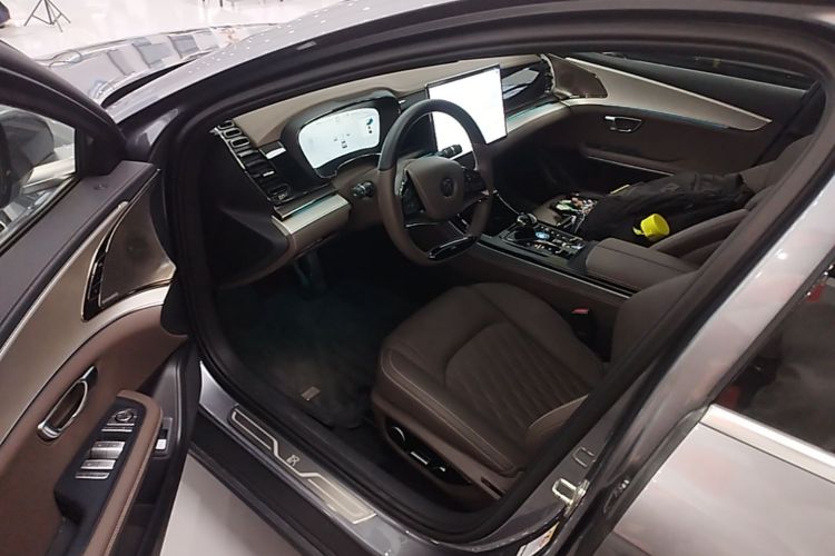 BYD Han 2024 car image #16