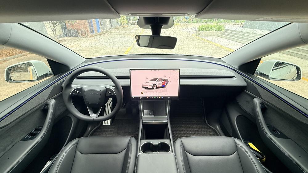 Tesla Model Y 2025 #7 Tesla Model Y 2025 immagine di auto #7