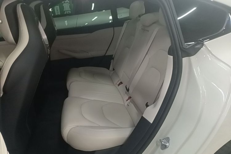 MI SU7 2025 car image #12