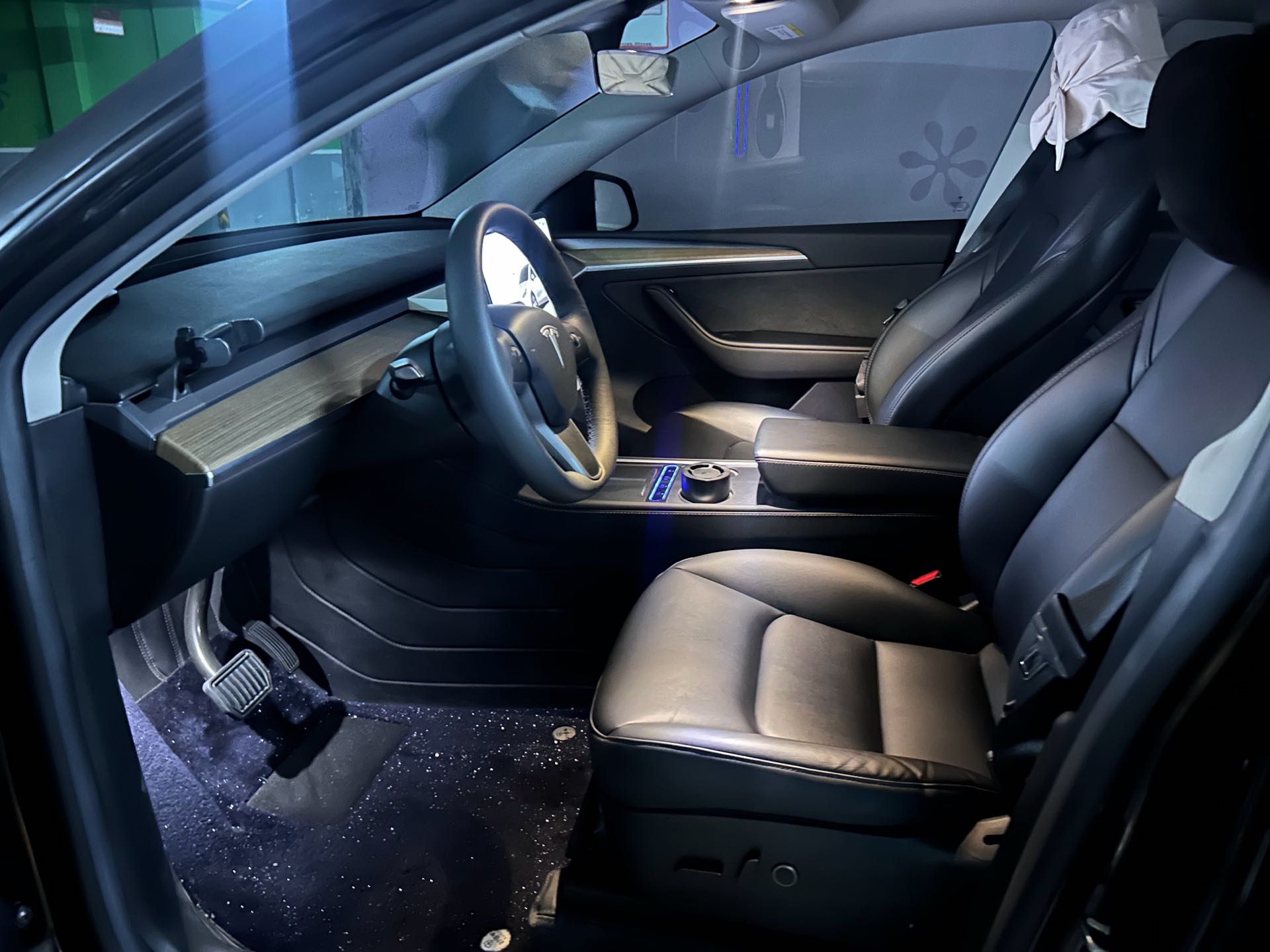 Tesla Model Y 2023 #3 Tesla Model Y 2023 car image #3