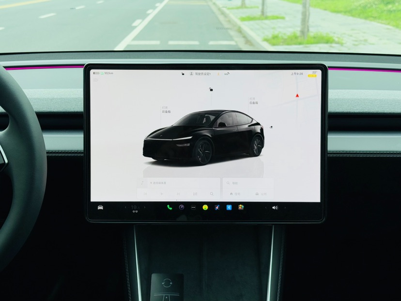 Tesla Model Y 2025 #6 Tesla Model Y 2025 car image #6