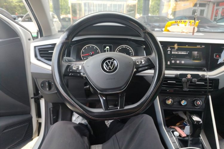 Volkswagen Polo 2021 car image #11