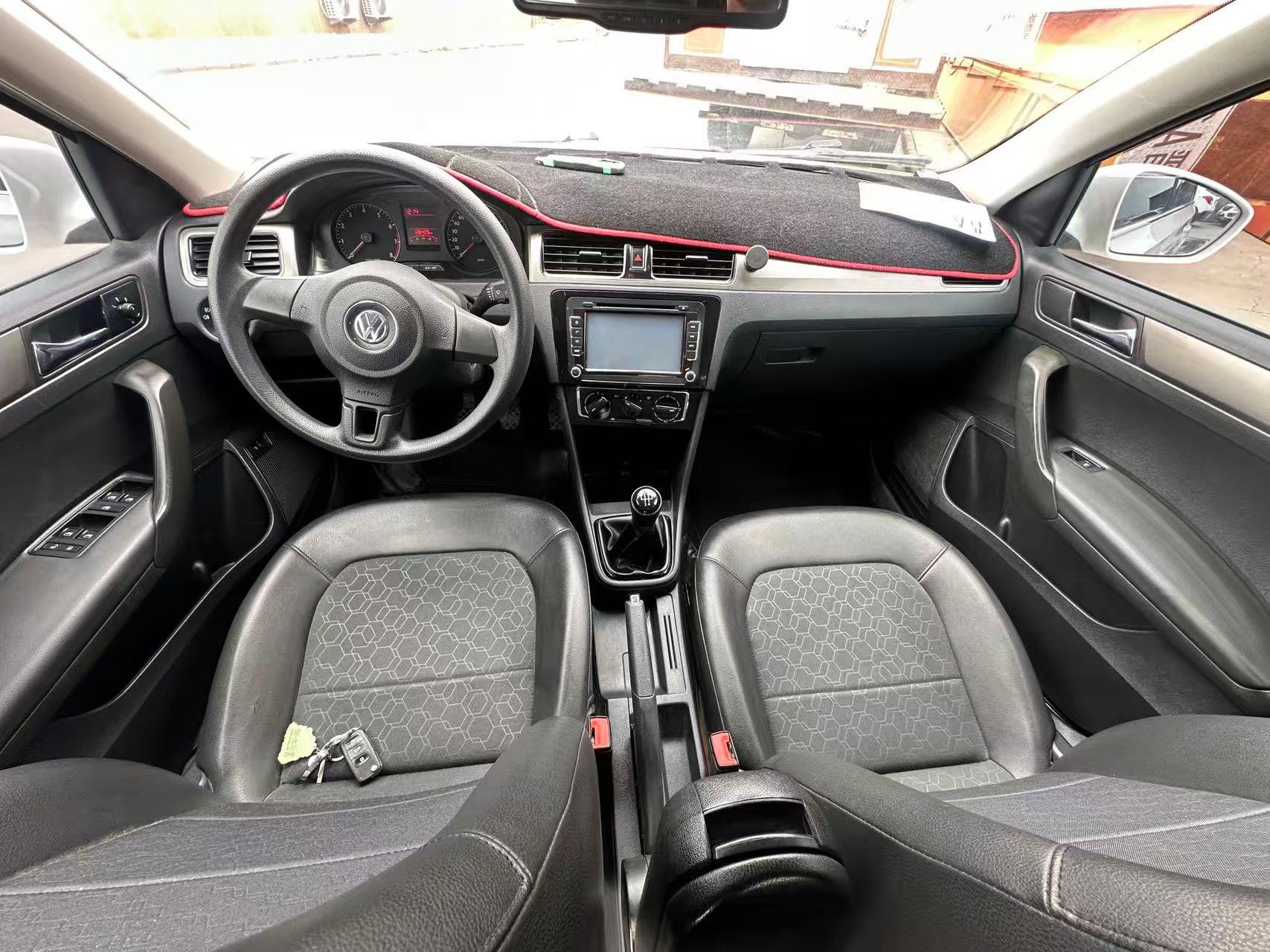 Volkswagen Santana 2014 car image #3