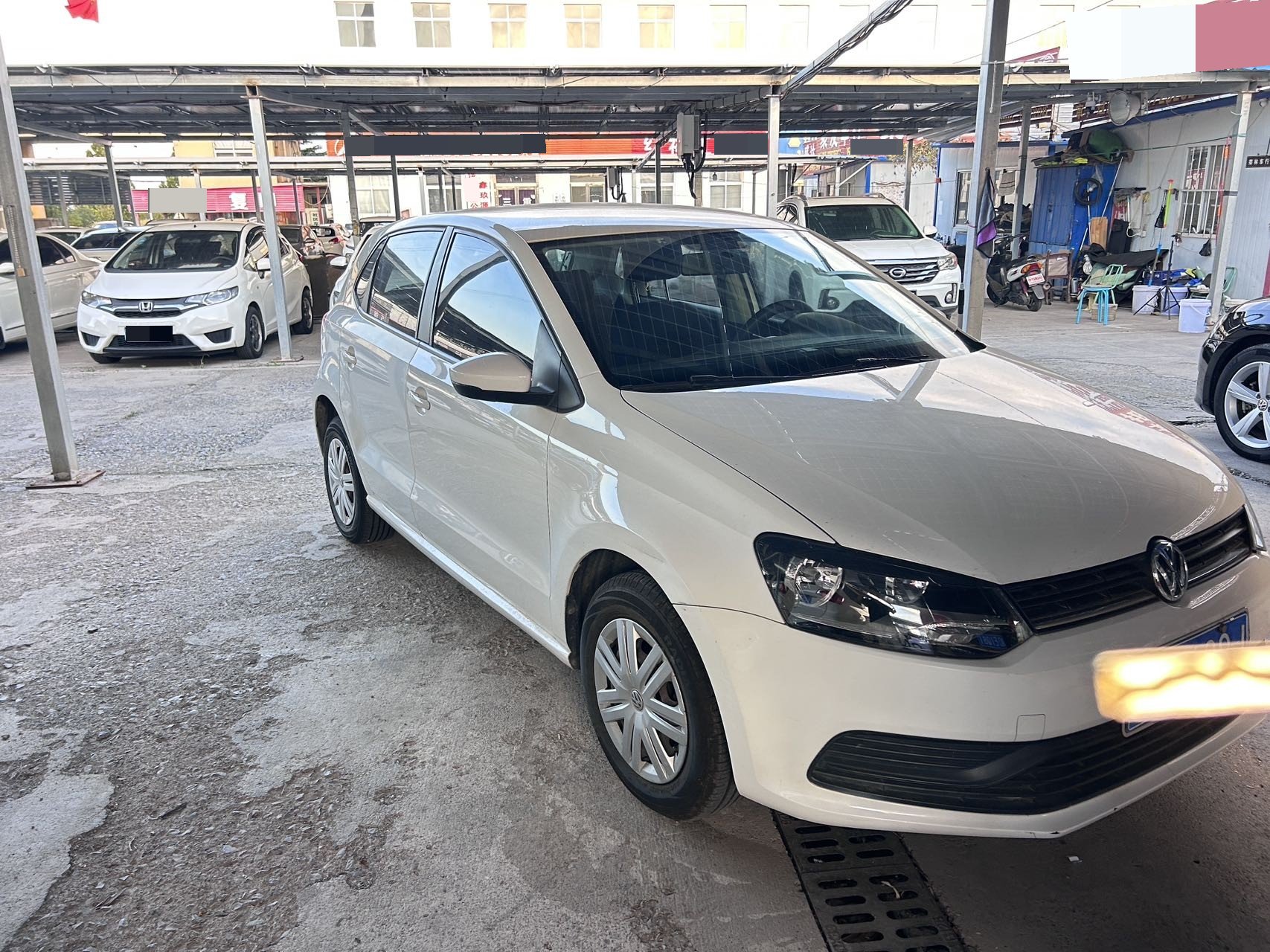 Volkswagen Polo 2016 car image #2