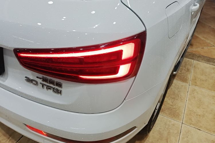 Audi Q3 2017 #8 Audi Q3 2017 car image #8