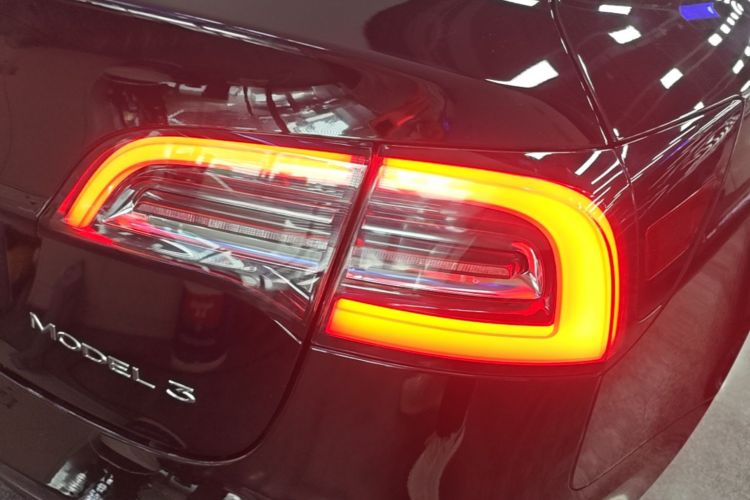 Tesla Model 3 2020 car image #8