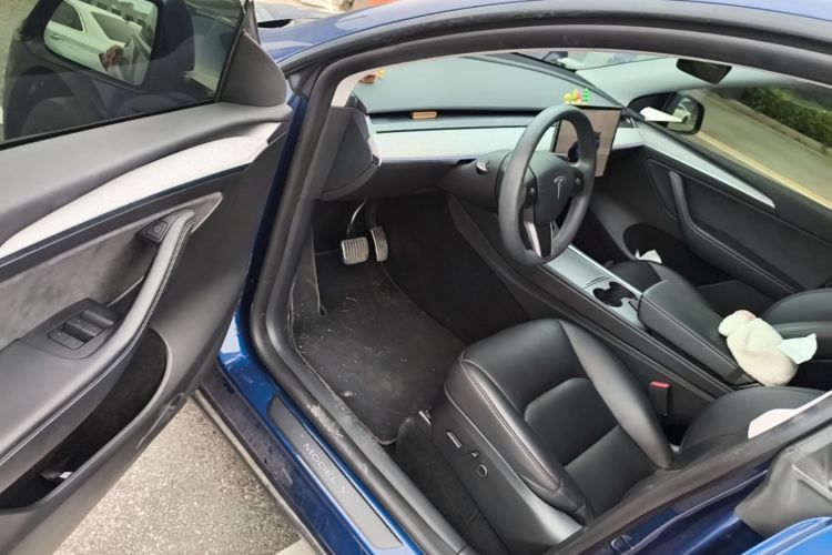 Tesla Model Y 2023 #16 Tesla Model Y 2023 car image #16