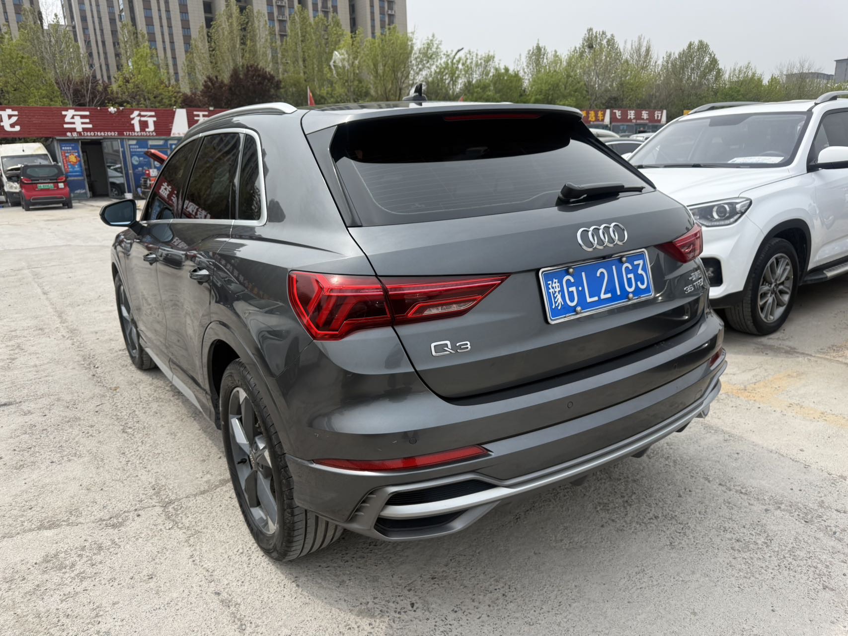 Audi Q3 2020 car image #8