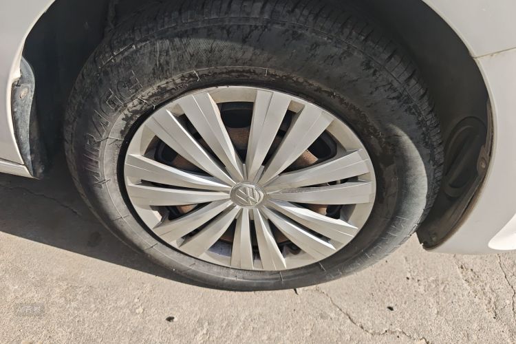 Volkswagen Santana 2017 car image #9