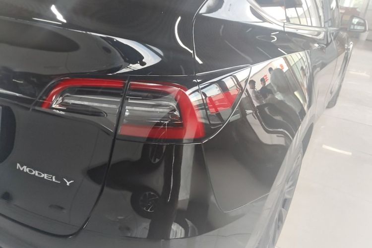 Tesla Model Y 2021 #8 Tesla Model Y 2021 car image #8