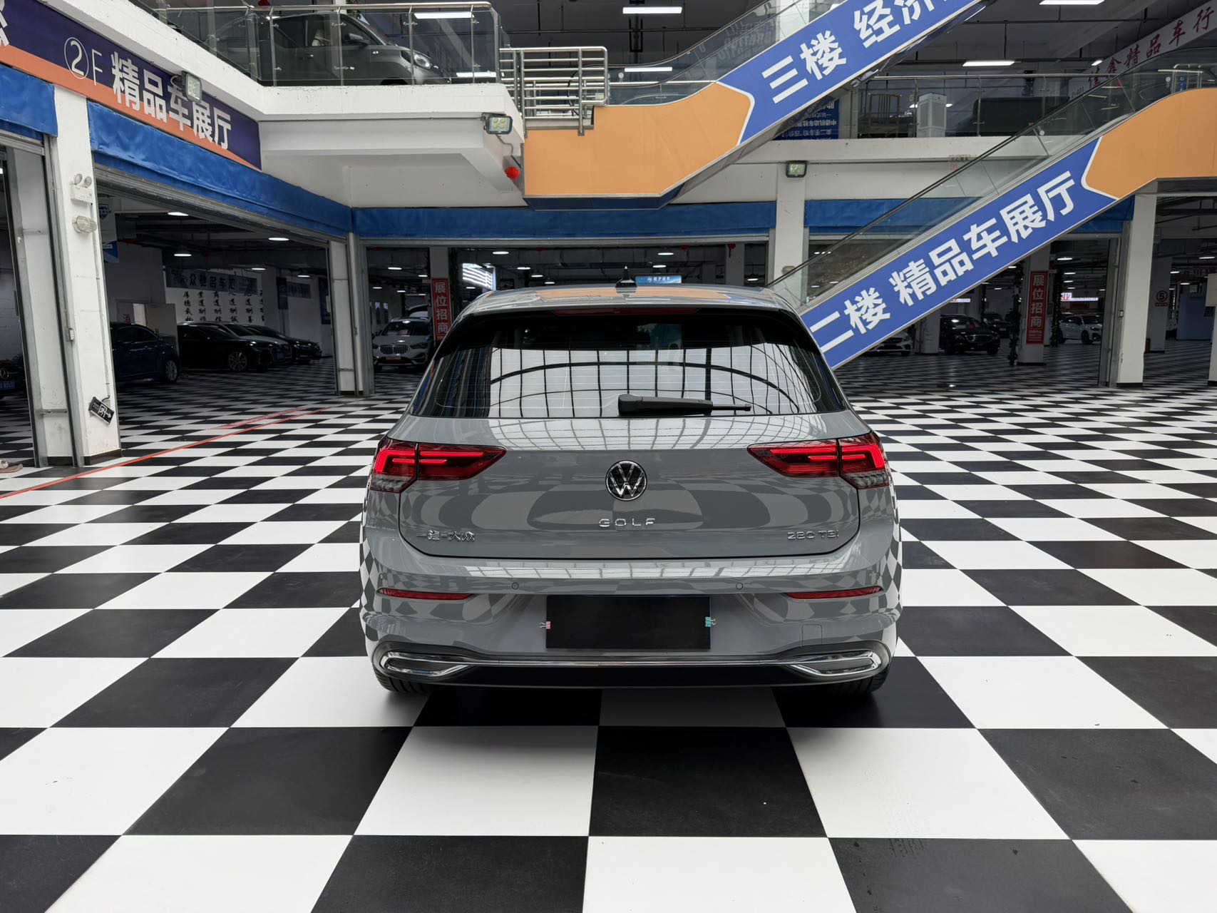 Volkswagen Golf 2022 car image #5