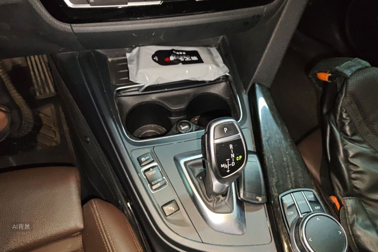 BMW 3 Series 2018 صورة سيارة #16