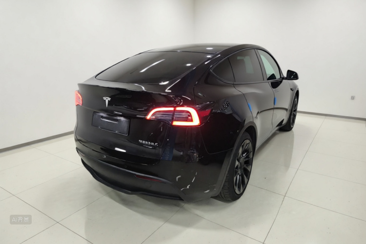 Tesla Model Y 2023 #5 Tesla Model Y 2023 car image #5
