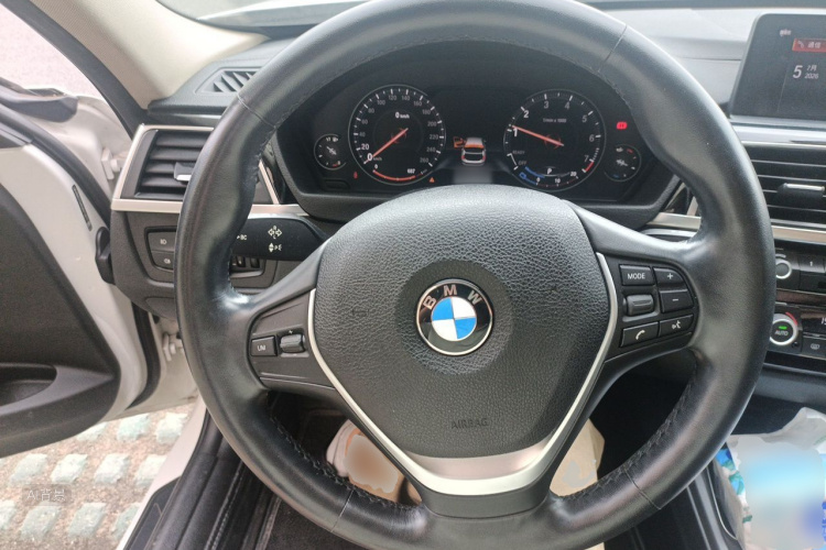 BMW 3 Series 2018 #12 BMW 3 Series 2018 car image #12