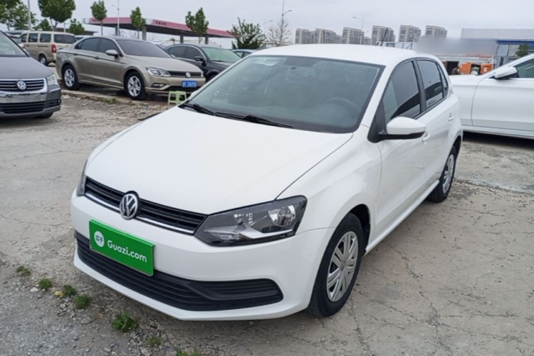 Volkswagen Polo 2019 car image #2