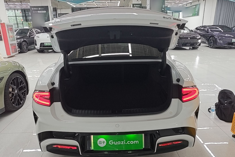 MI SU7 2025 car image #19