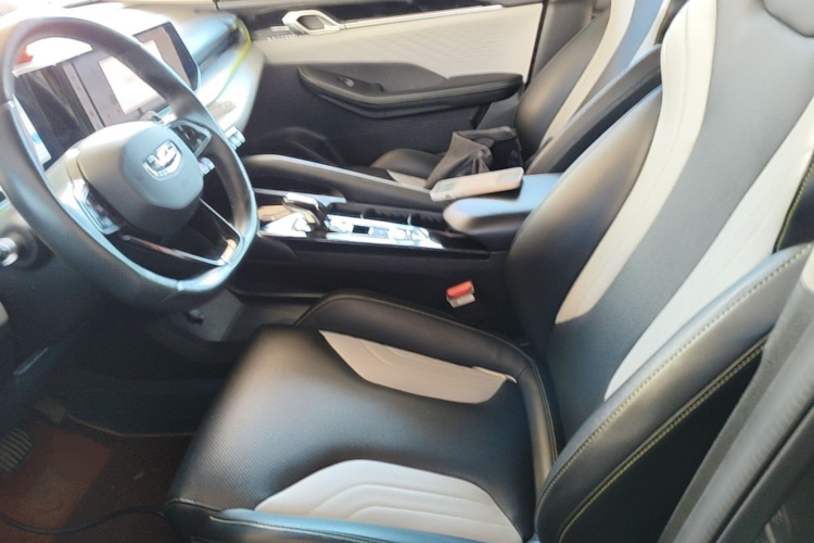 GEELY Coolray 2022 car image #15