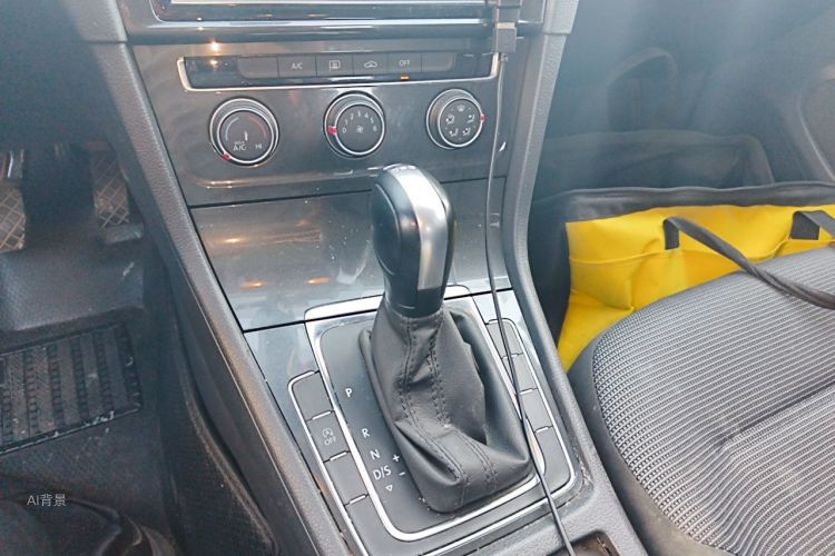 Volkswagen Golf 2019 #17 Volkswagen Golf 2019 car image #17