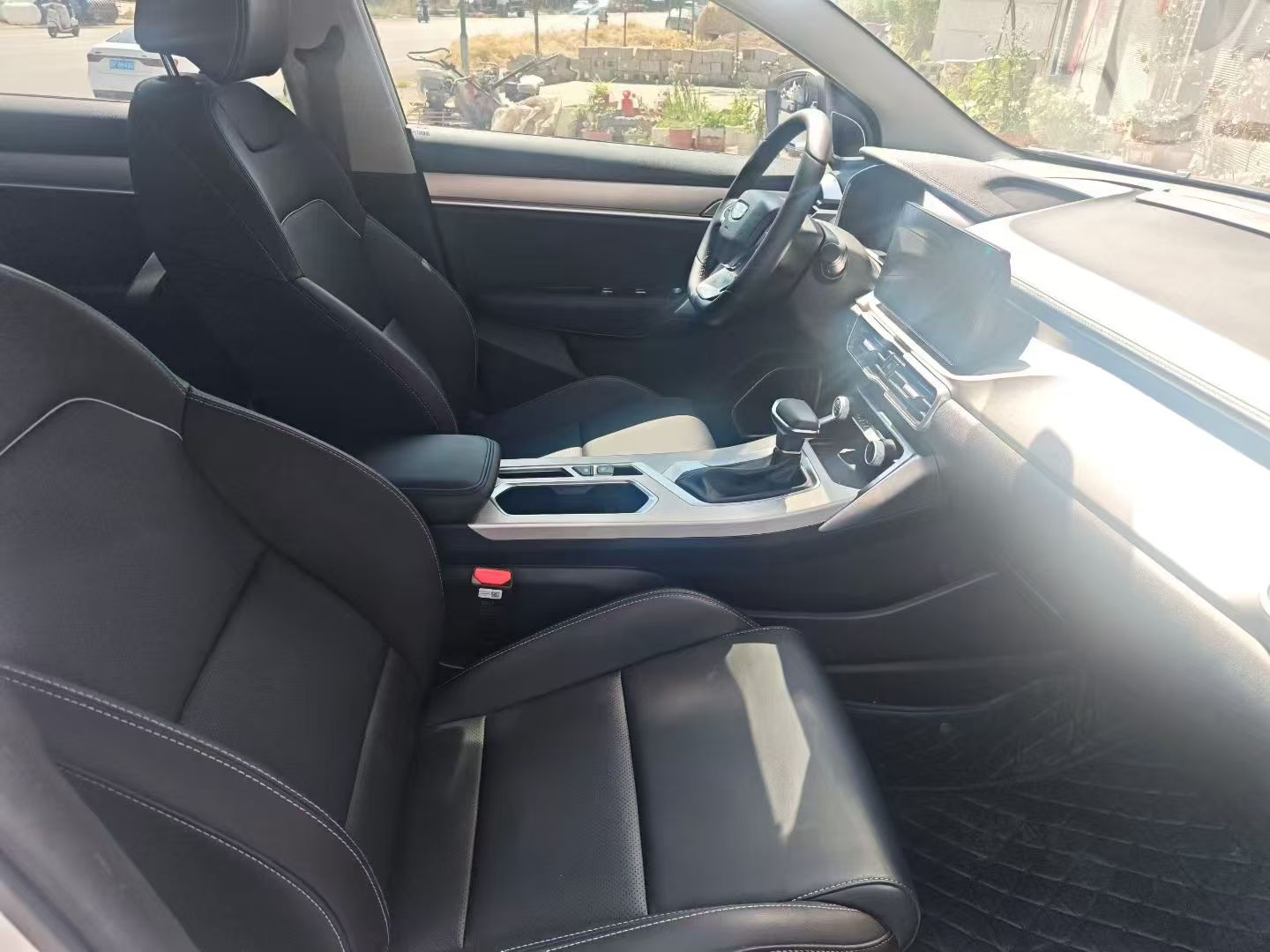 GEELY Coolray 2025 car image #5