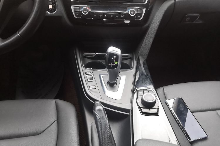 BMW 3 Series 2017 #14 BMW 3 Series 2017 car image #14