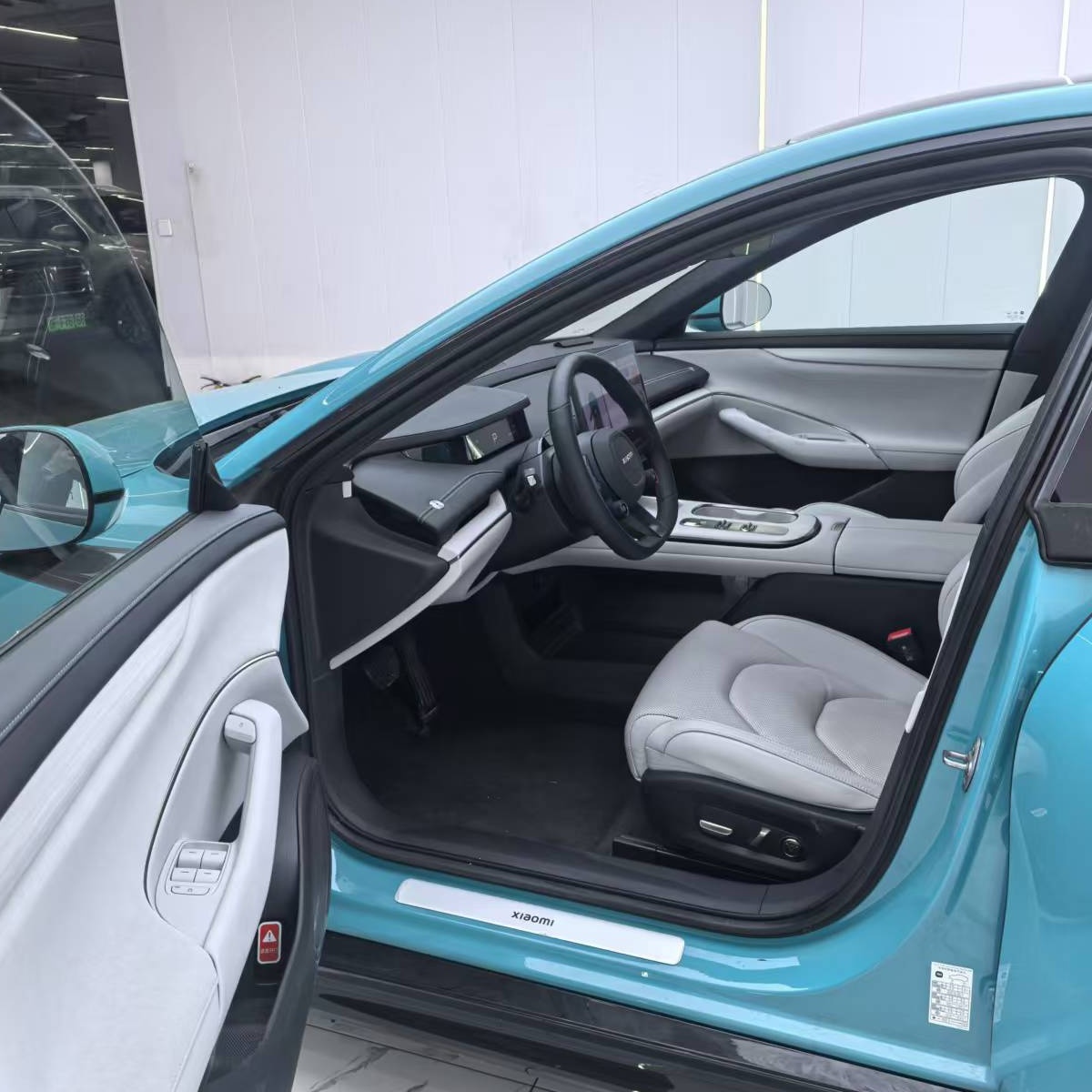 MI SU7 2025 car image #4